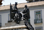 Monumento a Colón y la reina en la Plaza de Isabel la Católica (Granada).