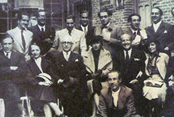 Fotografía del Homenaje a Vicente Aleixandre por la aparición de «La destrucción o el amor» en 1934.